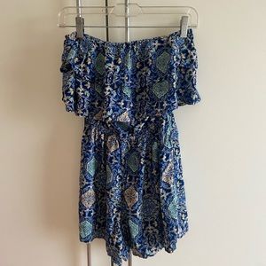 Blue patterned romper 😍